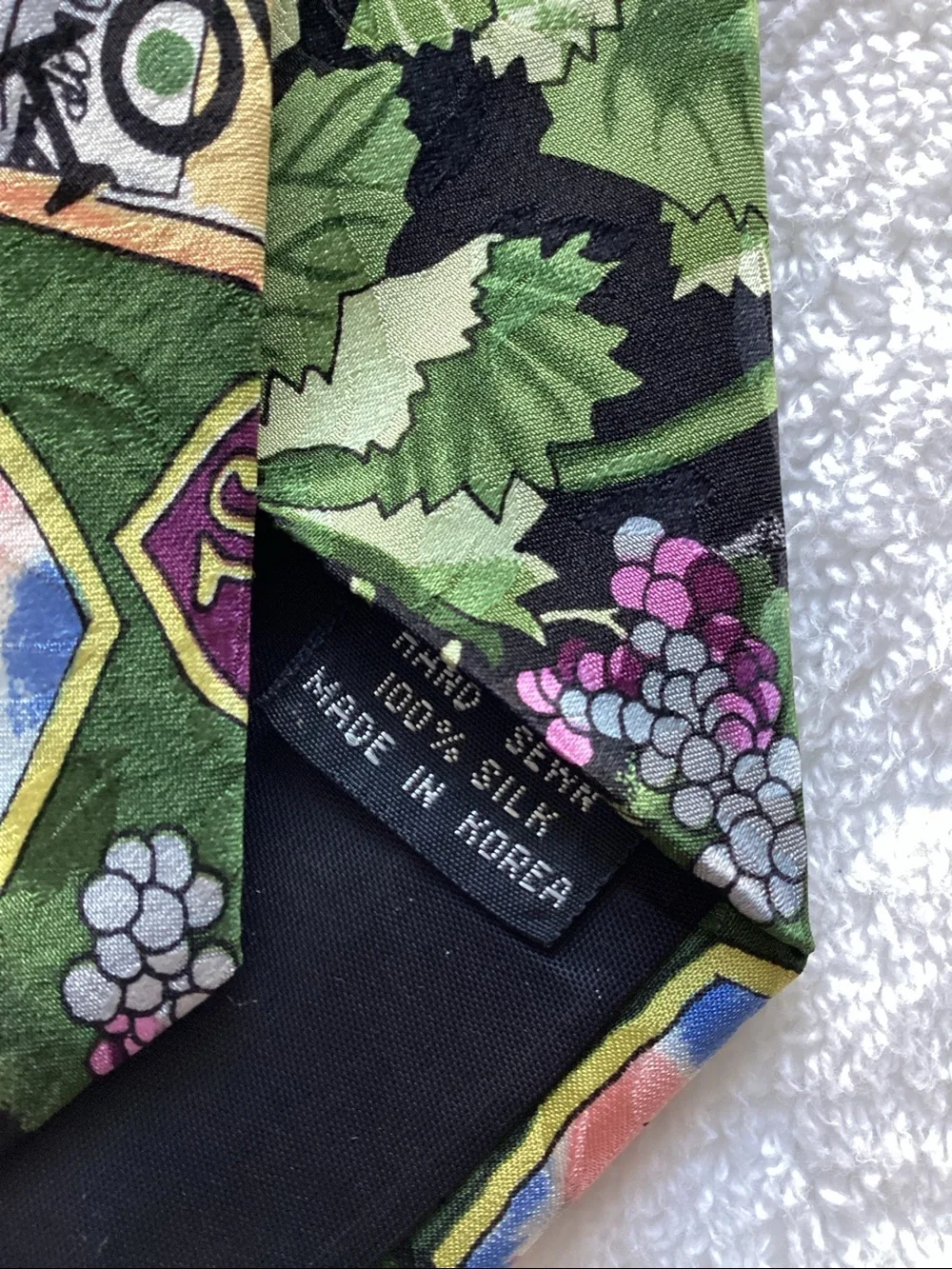 Silk Wine & Vineyard Print Tie in Purple and Black